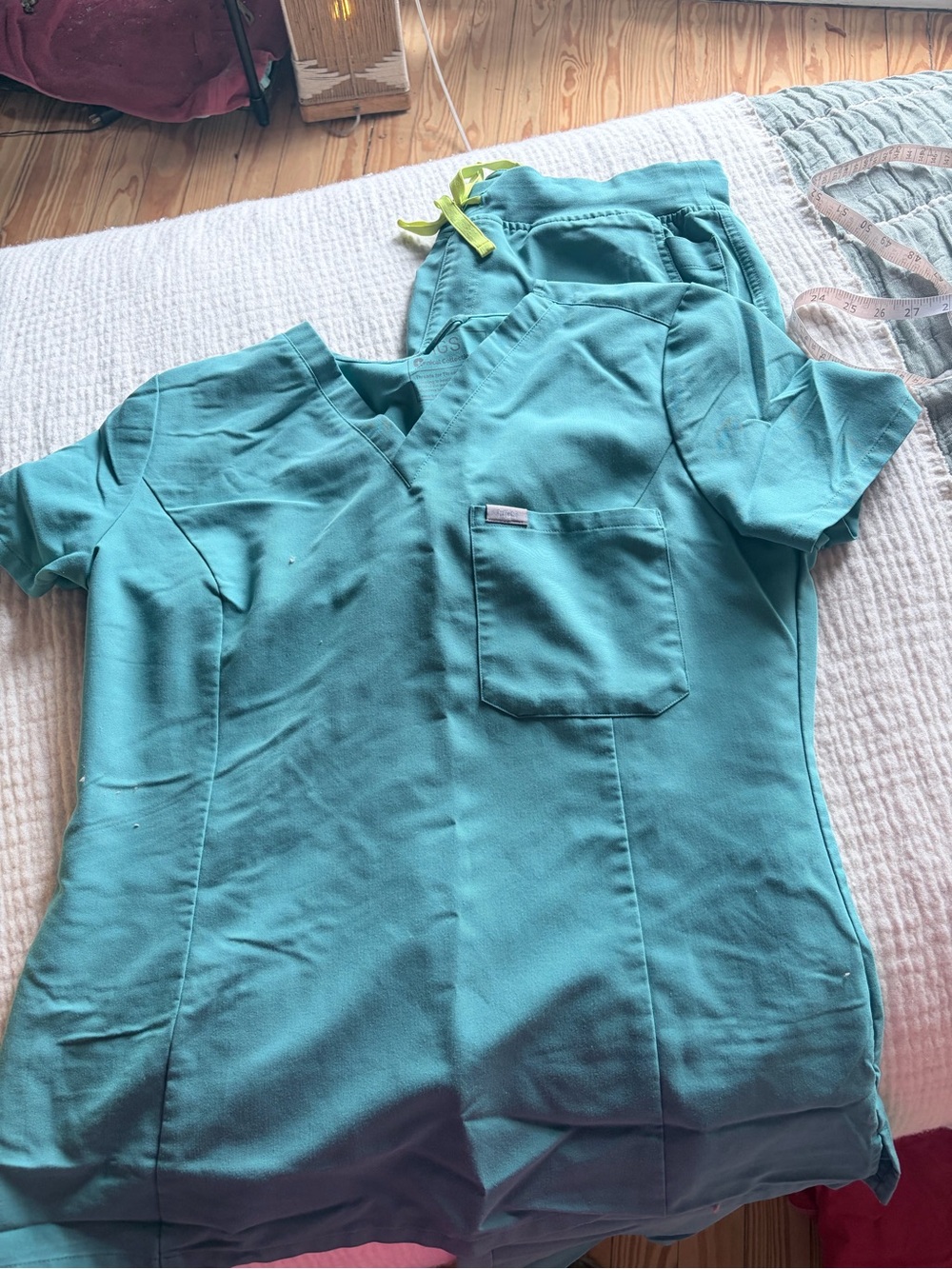 Women’s figs scrub set in eucalyptus color